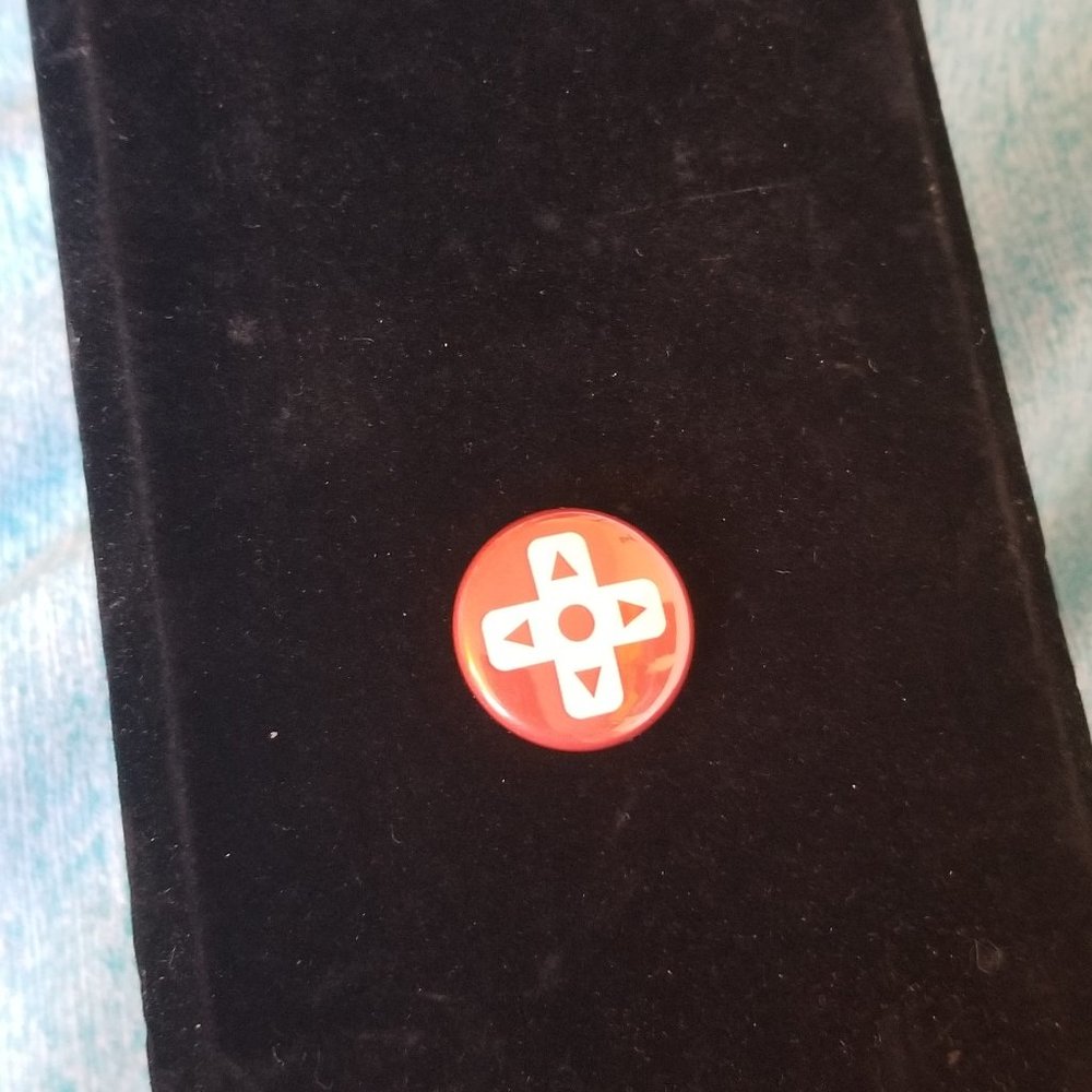 NWT Gaming Pad Plus Sign Pin Red White - Picture 3 of 5